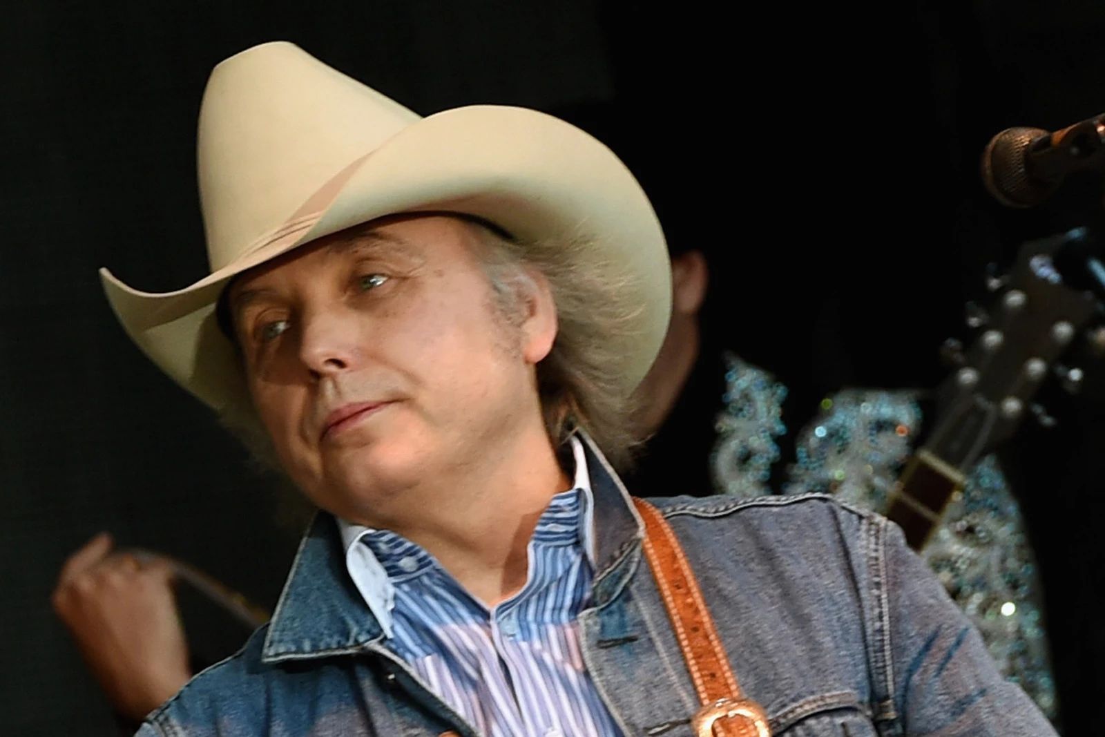 Dwight Yoakam, music’s biggest fan, sings the praises of his influences on ‘Brighter Days’
